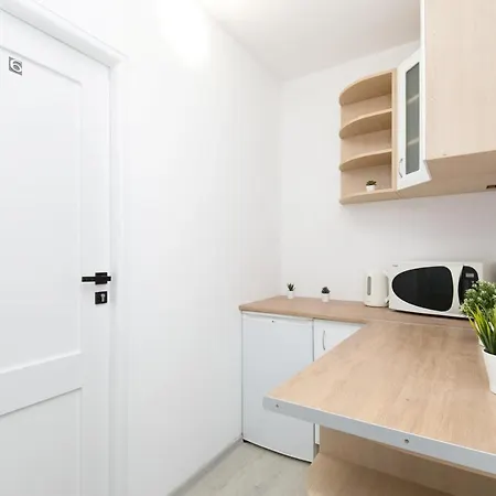 Rooms4less *