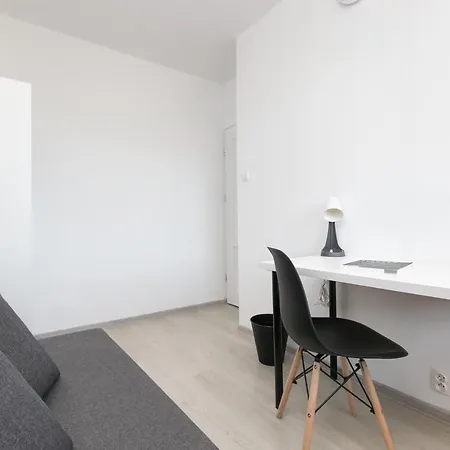 Guest house Rooms4less *