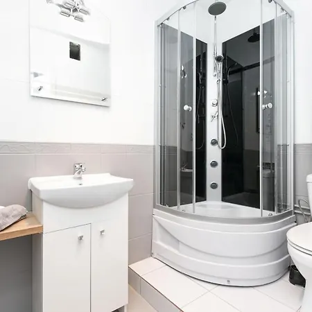 Rooms4less 招待所 格但斯克